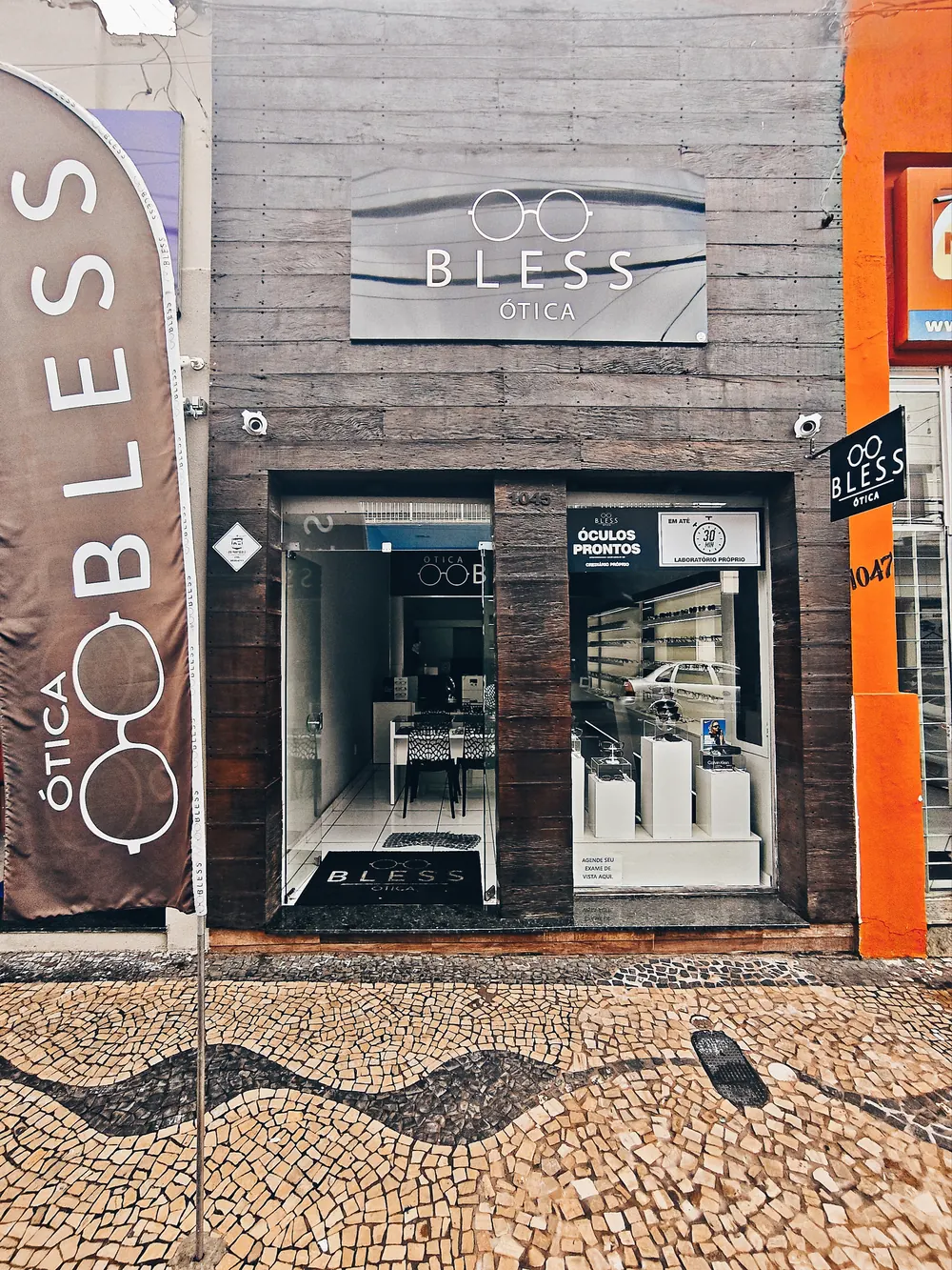 Fachada da Ótica Bless, unidade Centro, em Rio Claro